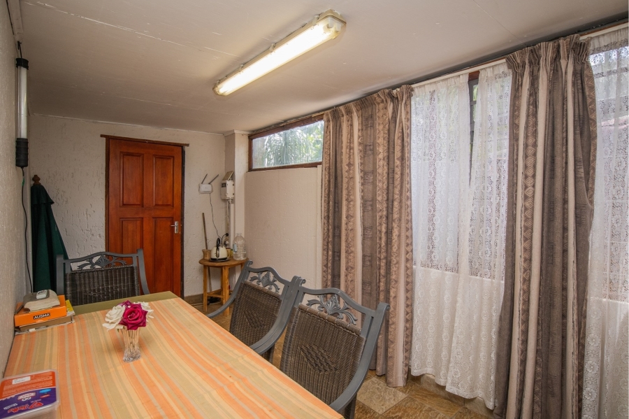 5 Bedroom Property for Sale in Ifafi North West